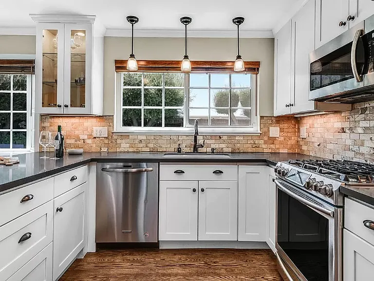 4318 Satinwood Dr — Photo 8