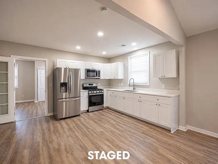 366 Wimpole Dr — Photo 15