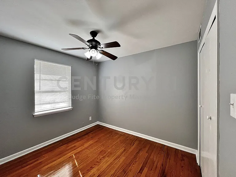 714 Cranbrook Ln — Photo 9