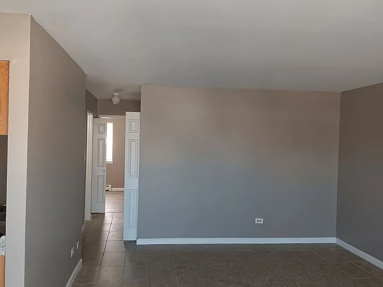 111 Pickwick Dr — Photo 10