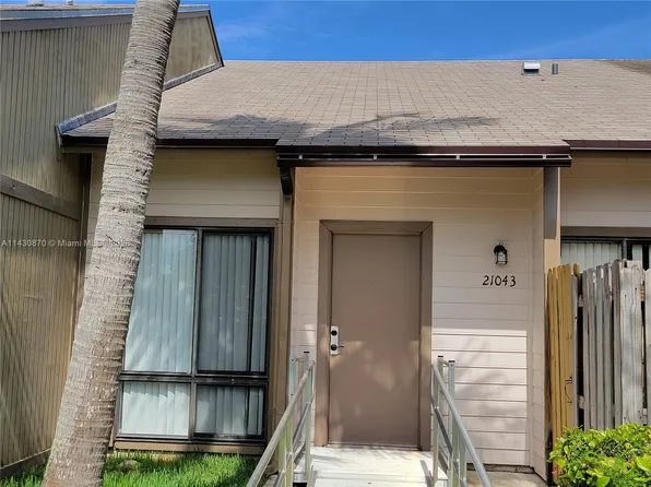 21043 NE 4th Ct, Miami, FL 33179
