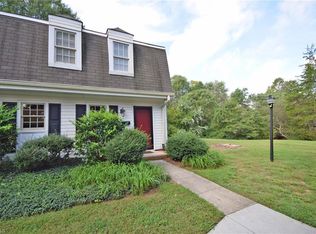 3830 E Huntingreen Ln, Winston Salem, NC 27106