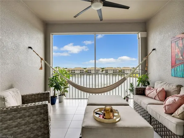 163 Indies DR E #202, NAPLES, FL 34114