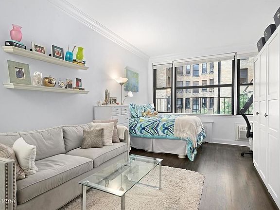 3rd image of 304 E 73rd St #D2