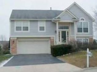 1 Coventry Ct, South Elgin, IL 60177