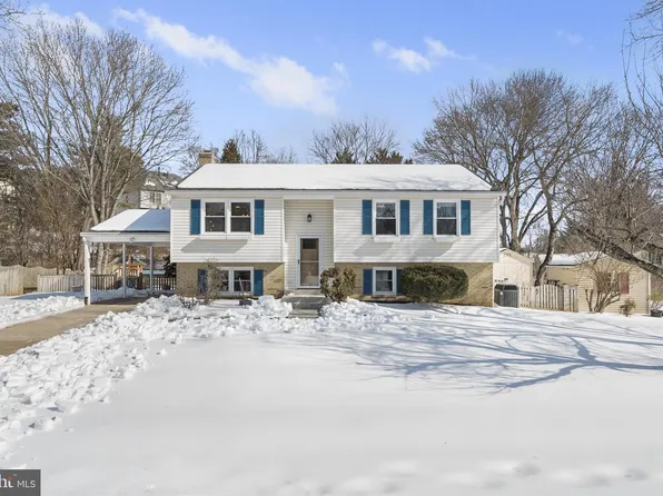 6227 Secret Hollow Ln, Centreville, VA 20120