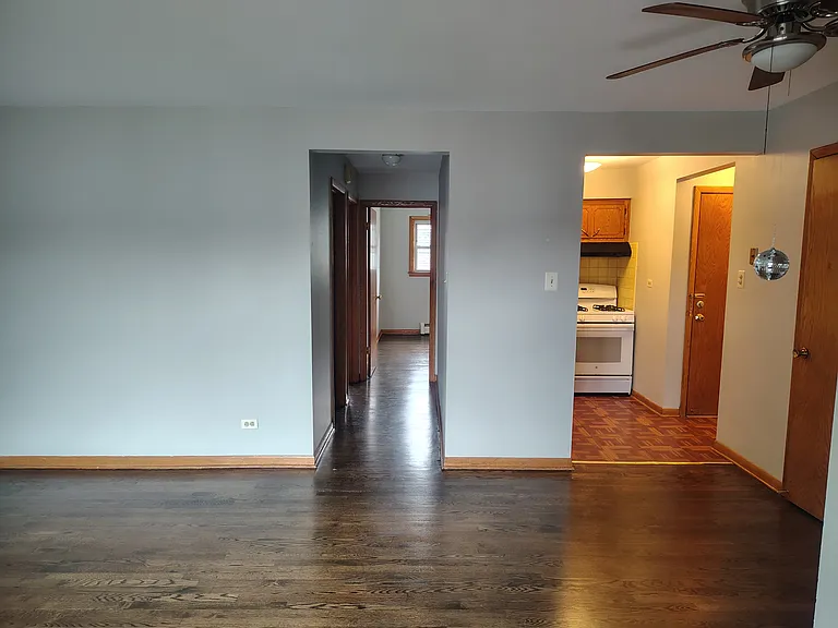 3601 S Damen Ave #3B — Photo 2