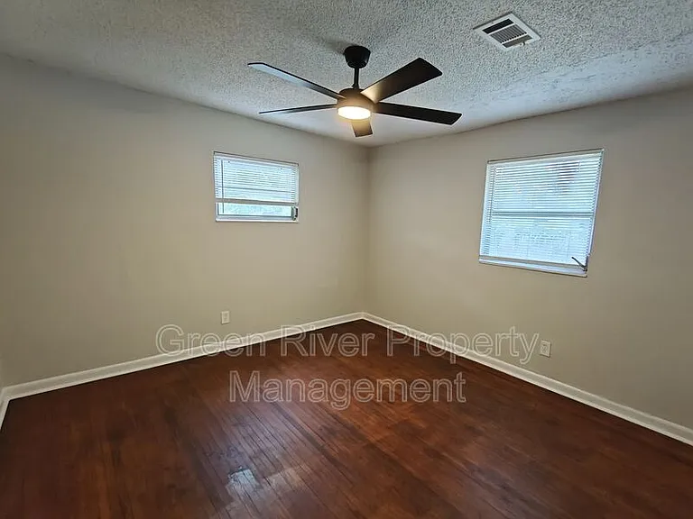 2138 W 17th St — Photo 26