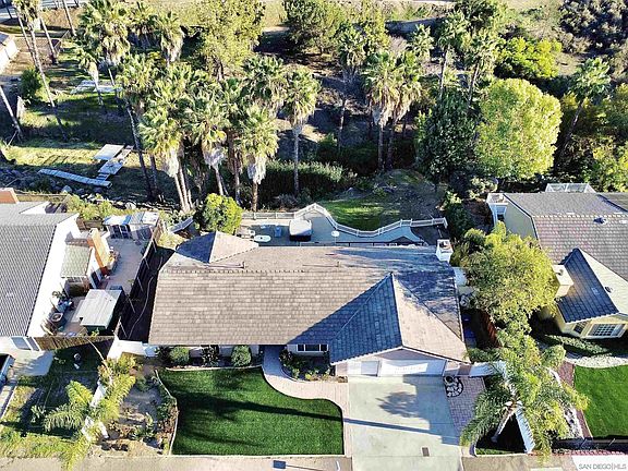 2nd image of 1423 Vista Grande Rd