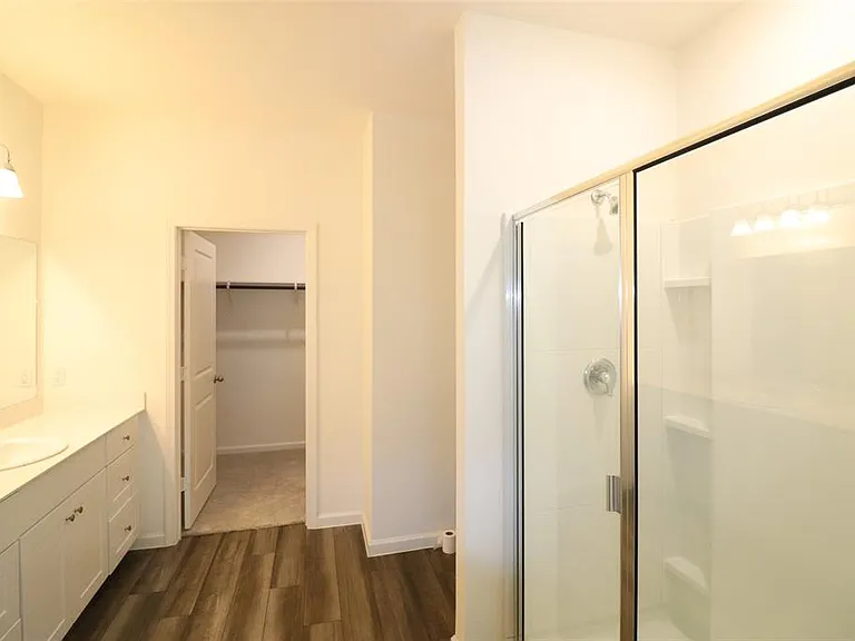 736 Richmond Dr — Photo 11