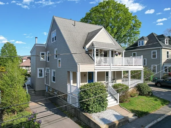 12 Barnes Rd #2, Newton, MA 02458