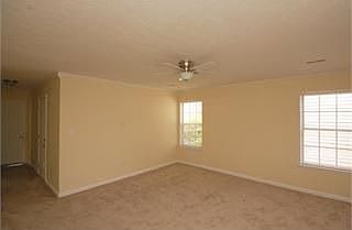 5th image of 712 Pioneer Ln