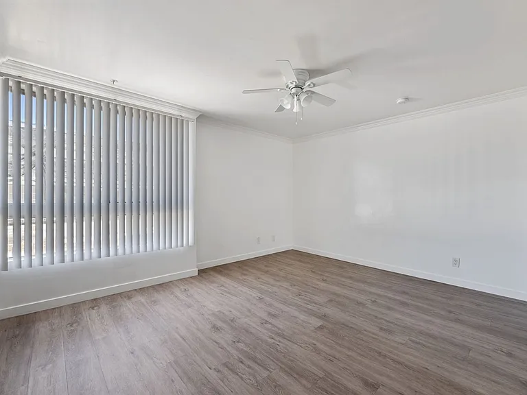 6042 Barton Ave — Photo 7