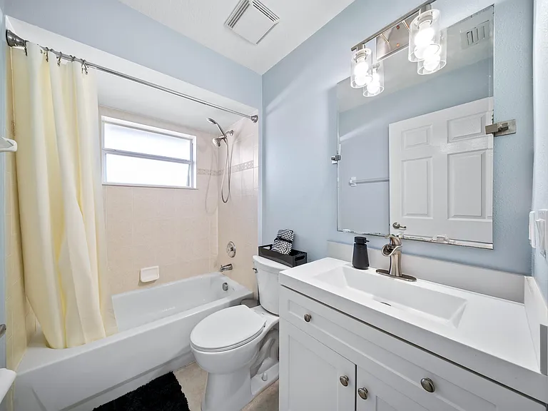 5918 NW Hann Dr — Photo 37