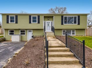 605 South St, Lockport, IL 60441