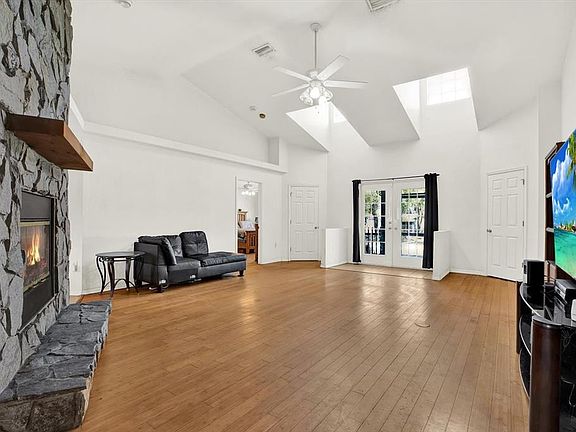 3rd image of 8240 Neda St