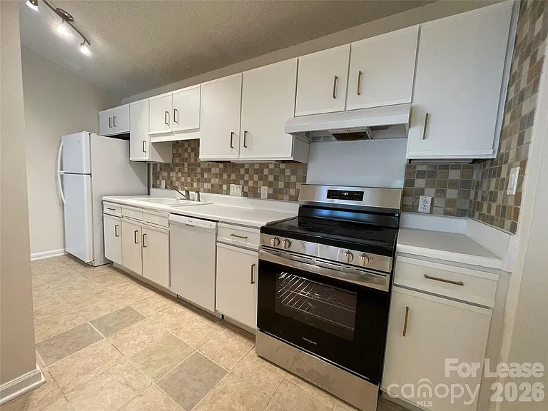 7368 Rose Terrace Ct — Photo 17