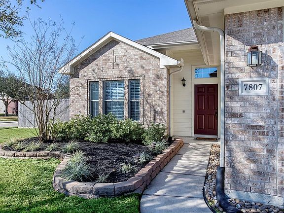 4th image of 7807 Meandering Oak Ln