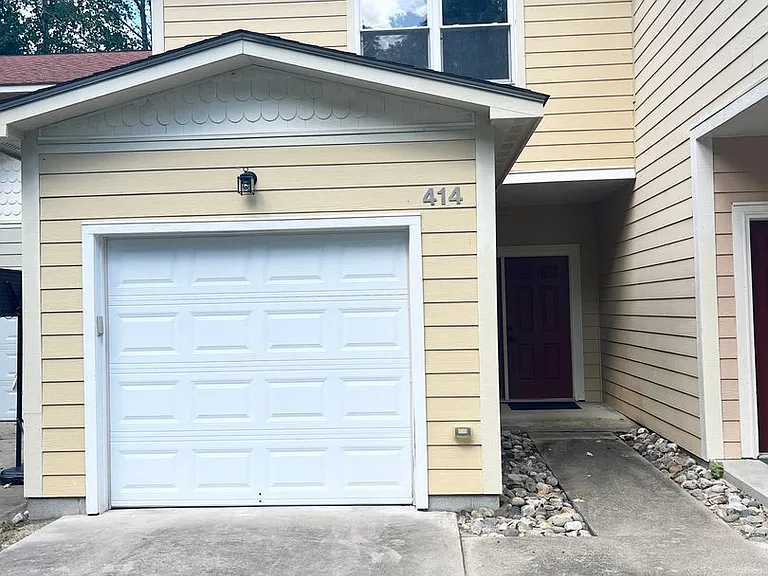 414 Harbor Bay Dr — Photo 1