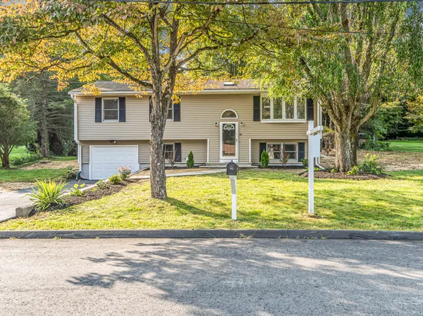 38 Diana Lane, Beacon Falls, CT 06403