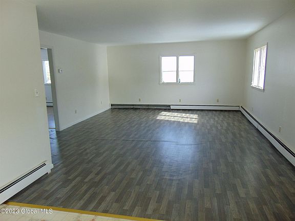 4th image of 337 Malta Ave