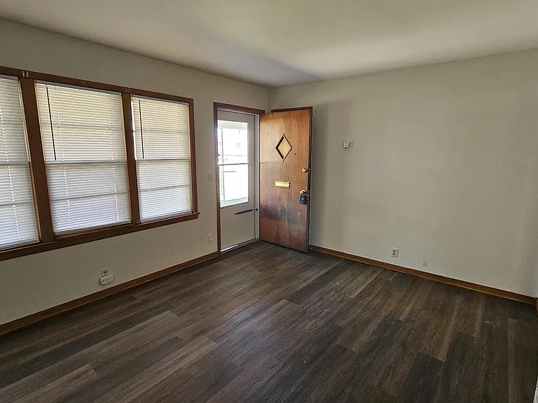 920 S San Pablo Ln — Photo 3