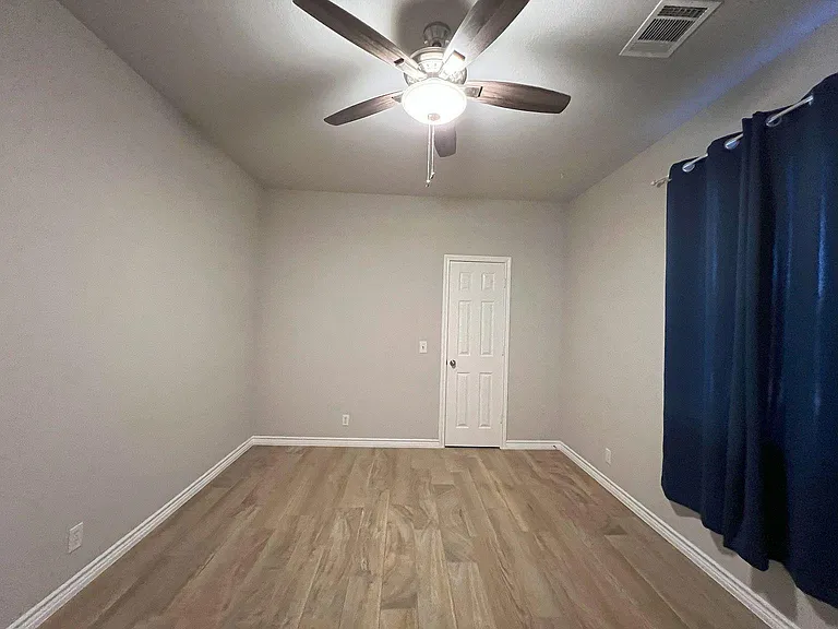 1112 Vanderbilt Cir — Photo 29