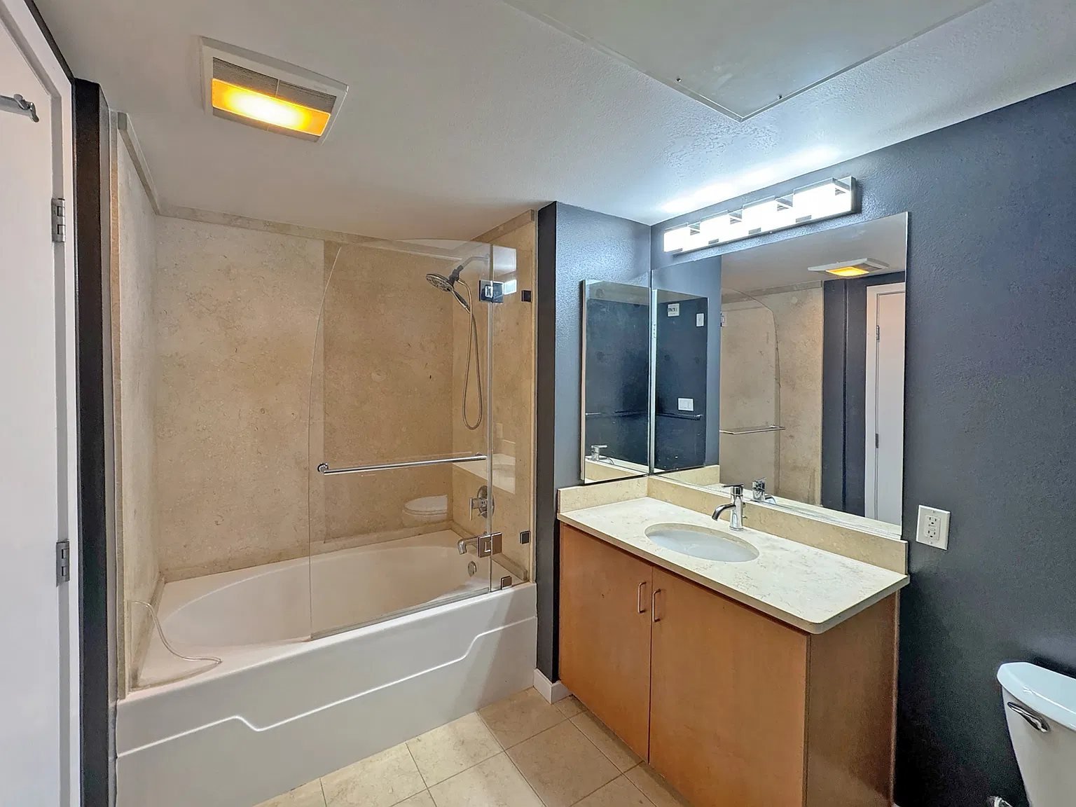 1 bed, 724 sqft, $2,495 — Photo 3