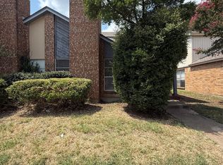 2324 Summer Place Dr, Arlington, TX 76014
