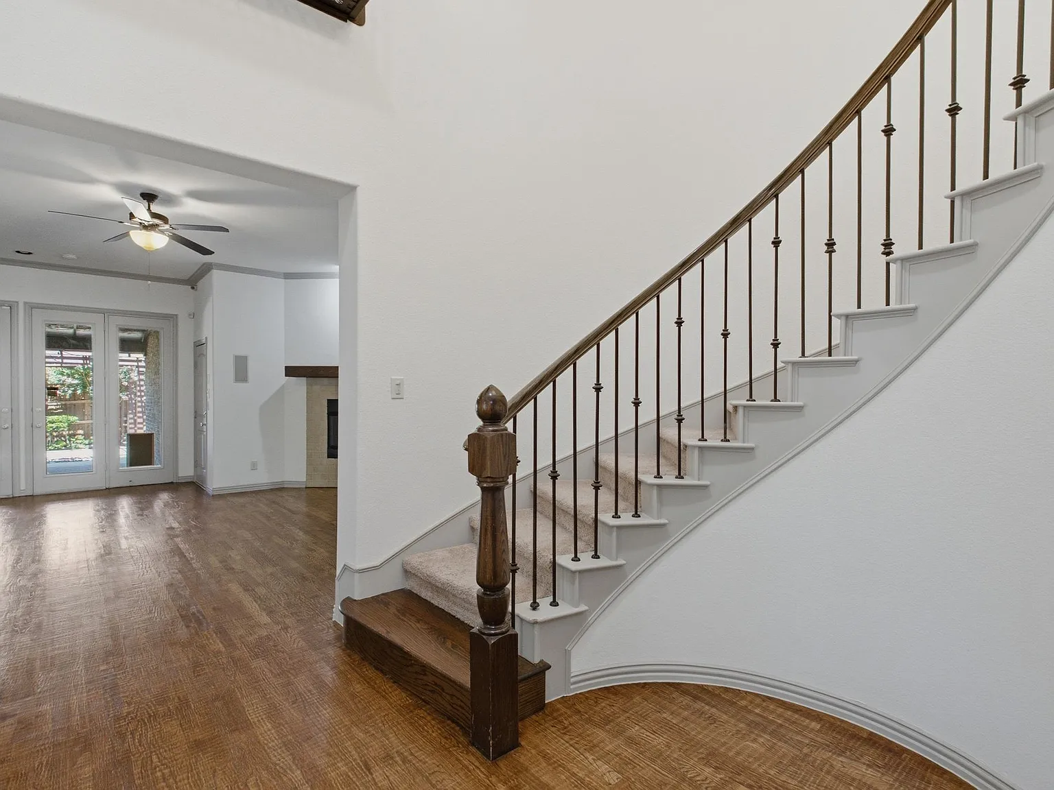 5 bed, 4105 sqft, $3,800 — Photo 4