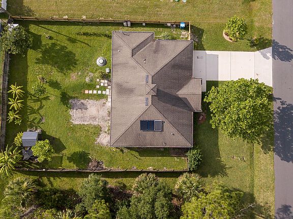 5th image of 2816 Palisades Dr SE