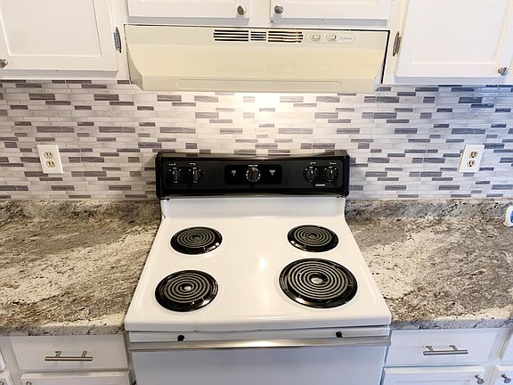3rd image of 7445 Fenner St #4