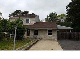 66 Deer Park Cir, Blackwood, NJ 08012