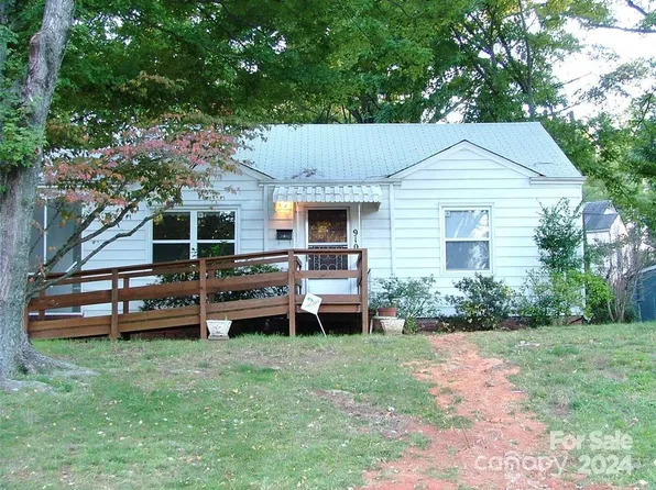 910 Everett Pl, Charlotte, NC 28205