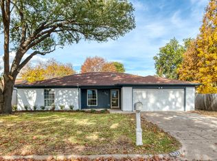 1817 Mulberry Dr, Benbrook, TX 76126