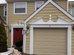 4 Greenwich Ct, Oakmont, PA 15139