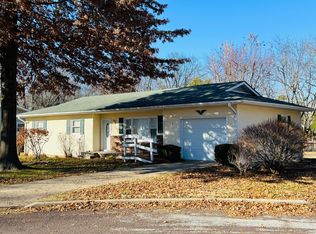 112 Palmer Dr, Monett, MO 65708