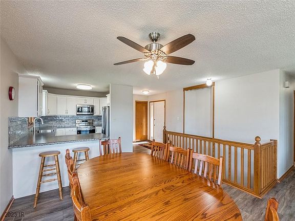 3rd image of 6828 NW 51st St
