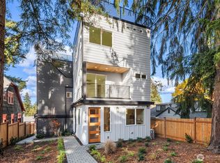 827 NE 98th St #B, Seattle, WA 98115