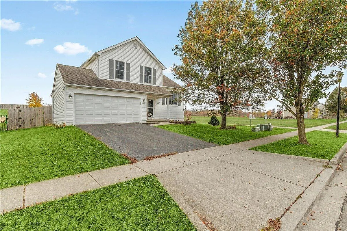 1129 Valley Dr photo 1