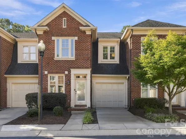 976 Park Slope Dr, Charlotte, NC 28209