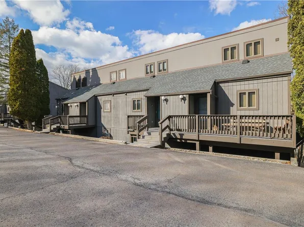 83 Cross Country Ln, Tannersville, PA 18372