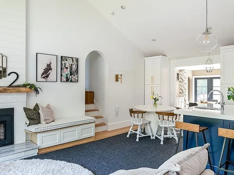 2 Hazelwood Dr — Photo 5