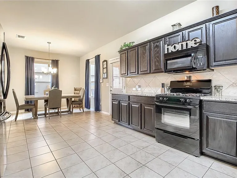 1408 Blake St — Photo 3