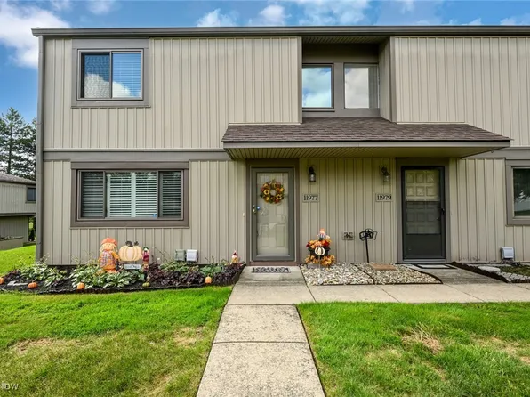 11977 Harbour Light Dr #1977, North Royalton, OH 44133
