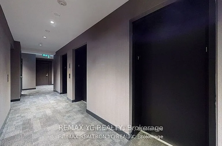 1 Yorkville Ave #710 — Photo 4