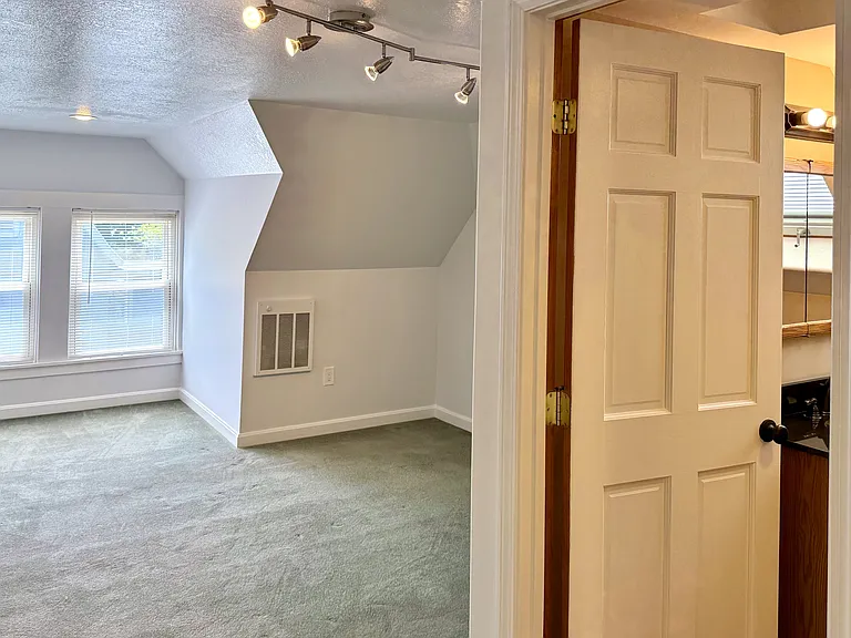 306 McGregor St #2 — Photo 21