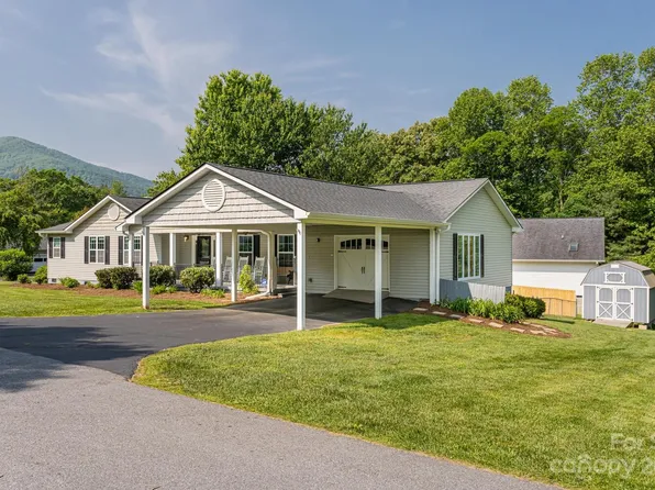 1 Burnette Dr, Black Mountain, NC 28711