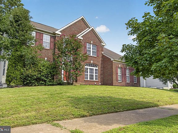 2nd image of 504 Lilac Dr