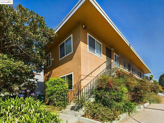 2nd image of 3811 Opal St
